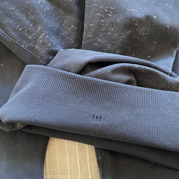 Lululemon Free to Flow 7/8 Tight Blue Tied/White - Picture 9 of 9